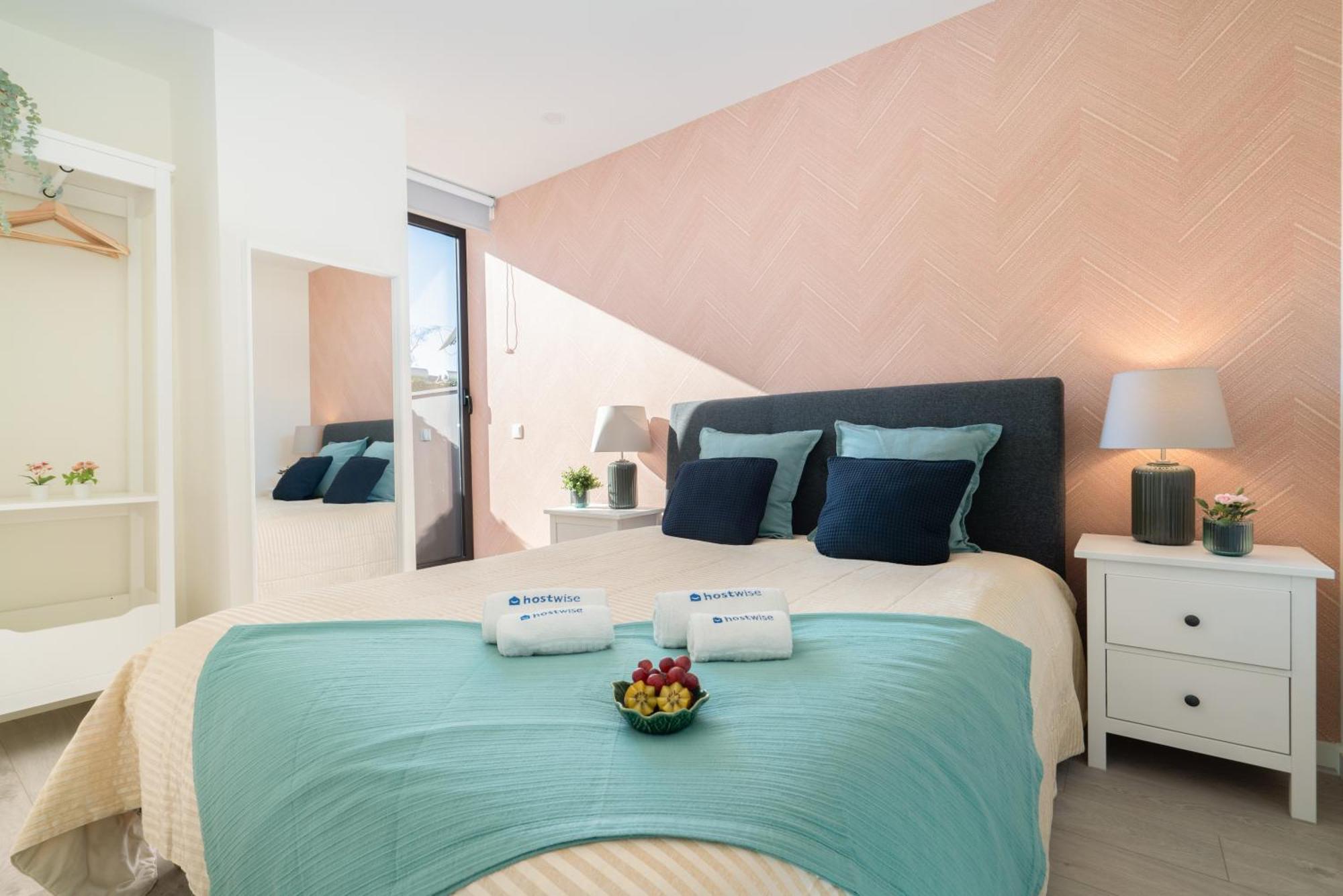 Host Wise - Central Private Flats - Terrace Porto Room photo