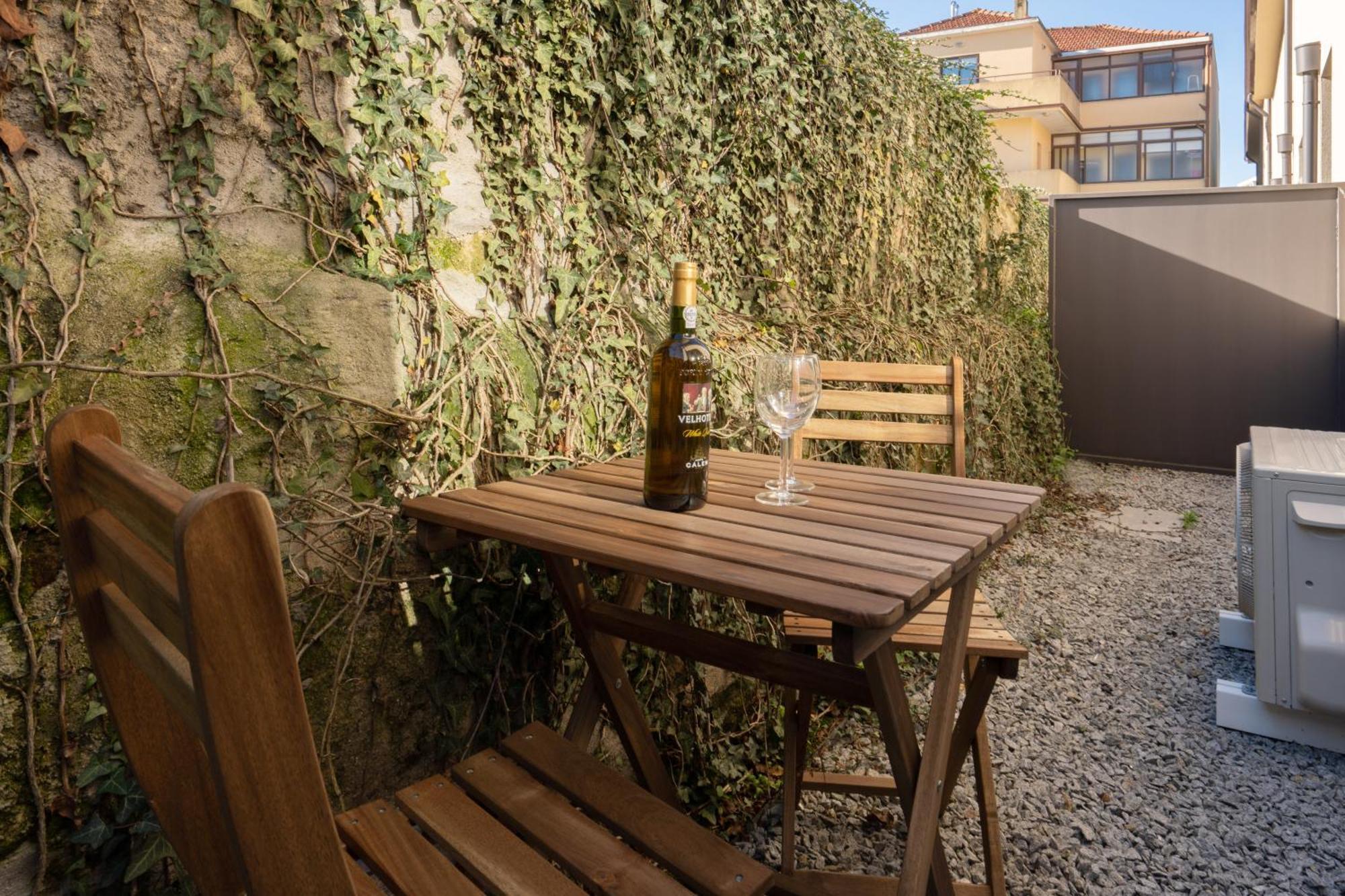 Host Wise - Central Private Flats - Terrace Porto Room photo