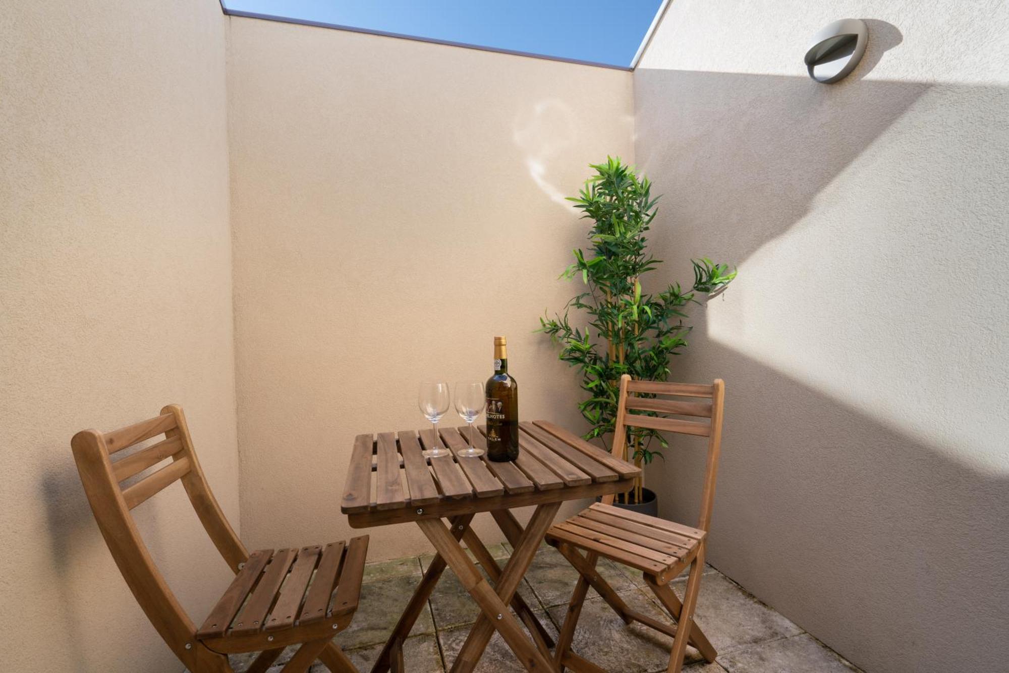 Host Wise - Central Private Flats - Terrace Porto Exterior photo